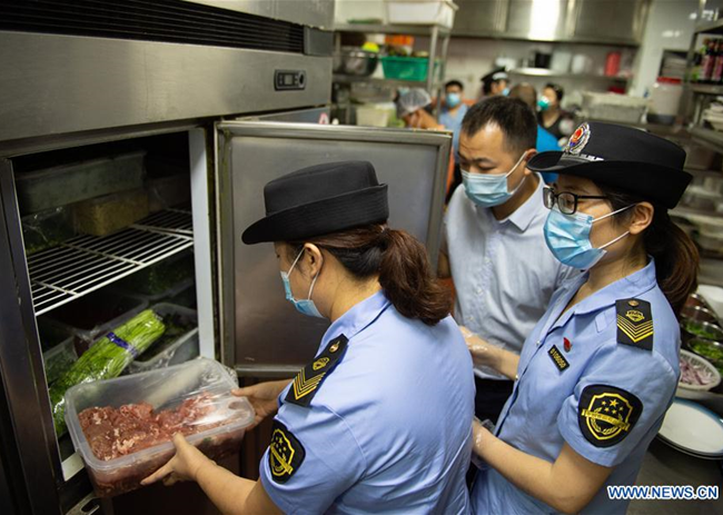 Beijing Disinfects 276 Farm Produce Markets amid COVID-19 Fe